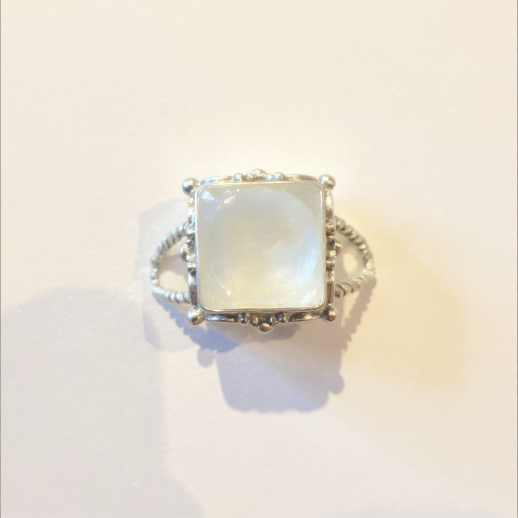 Moon Stone .925 Twisted Band