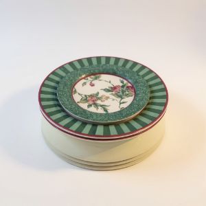 Gloria Vanderbilt Dishes